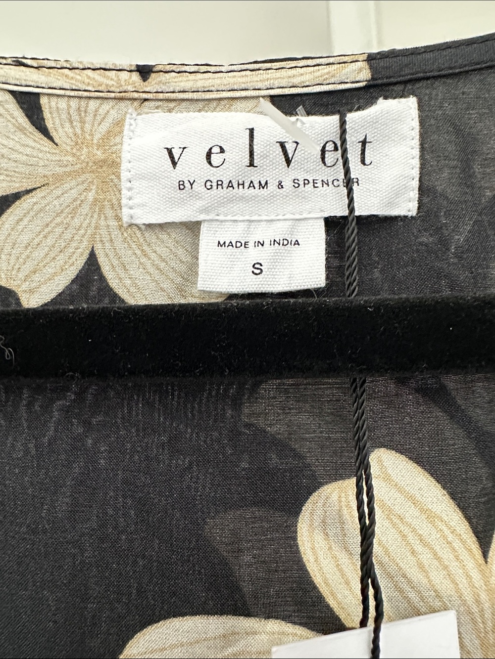 Velvet by Graham and Spencer Floral Wrap Dress Size S - Picture 6 of 8